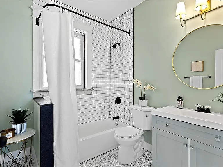 3831 Lafayette Ave — Photo 8