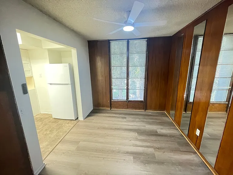 712 N Adams St — Photo 5