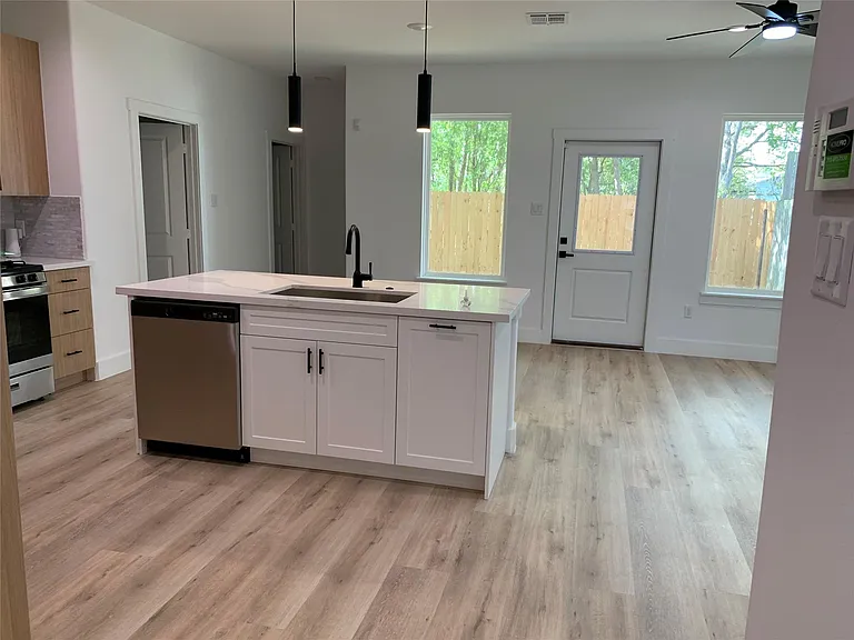 9026 Scott St — Photo 23