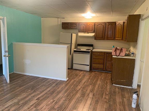 3rd image of 700 Pine St APT A