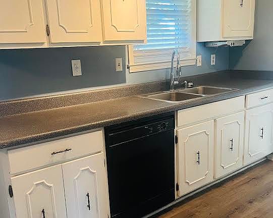 5th image of 708 Thornwood Dr