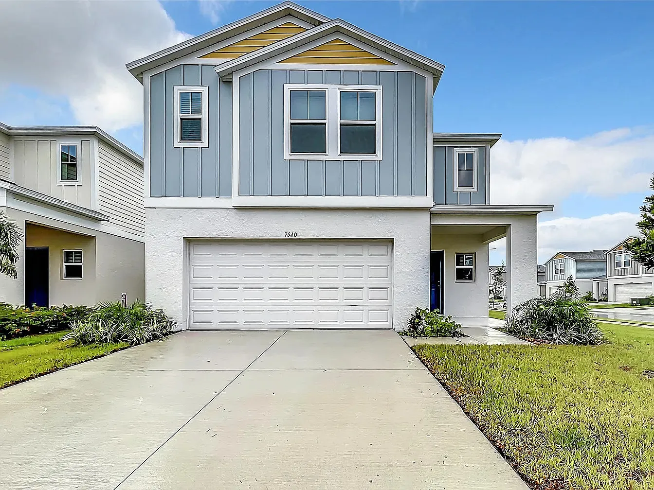 5 bed, 2470 sqft, $3,100 — Photo 1