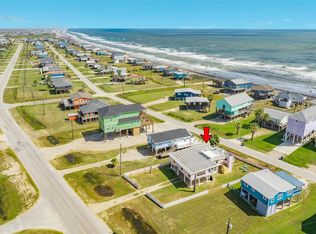922 Seashell Dr, Freeport, TX 77541