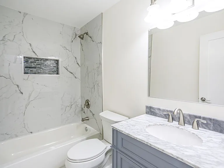 225 Georgetown Blvd — Photo 24