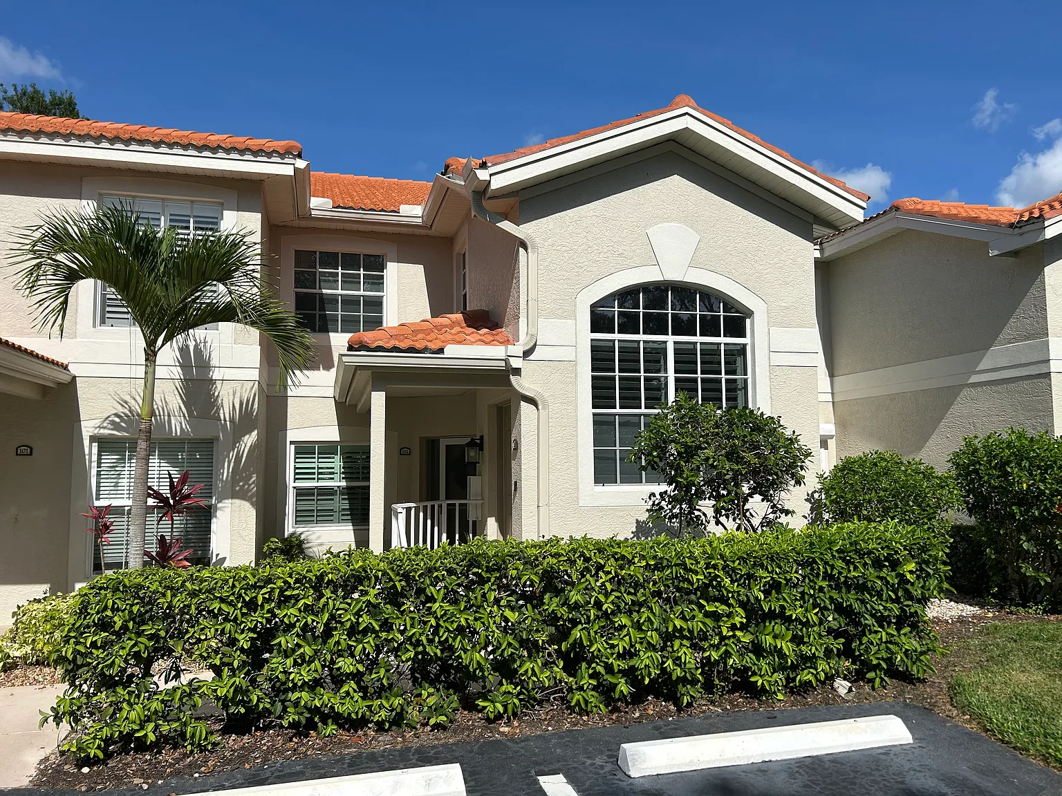 2 bed, 1223 sqft, $3,000 — Photo 1