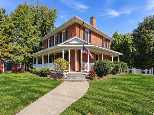 223 Chicopee St, Chicopee, MA 01013