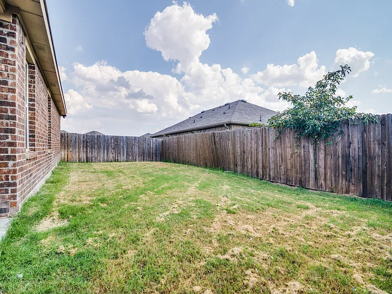 2302 Tombstone Rd — Photo 24