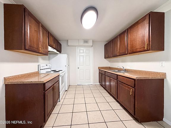 5th image of 5105 BANSHEE Avenue
