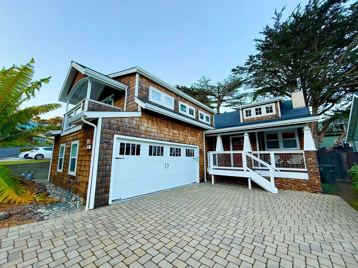 Luxurious Pacifica Retreat with Bonus Suite & EV Ready! — Photo 2