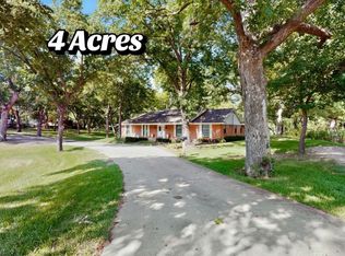 300 N Chattey Rd, Desoto, TX 75115