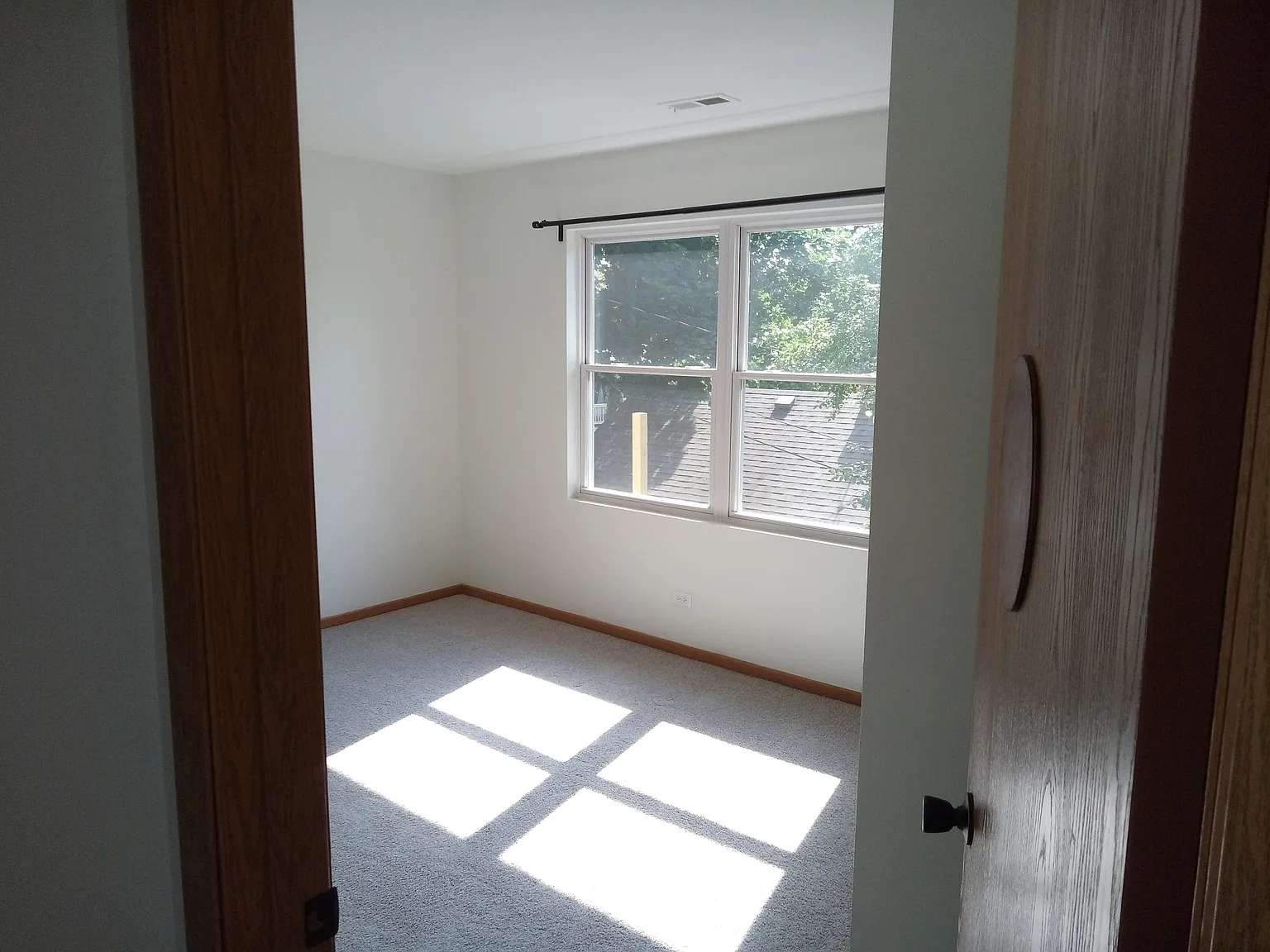 2 bed, 850 sqft, $1,625 — Photo 2