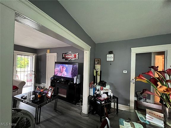 5th image of 3560 E 114th St