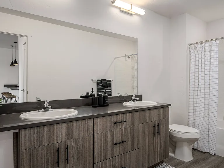 Crosshatch Apartments — Photo 5