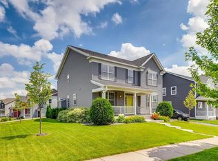 8556 Oakview Way N, Maple Grove, MN 55369