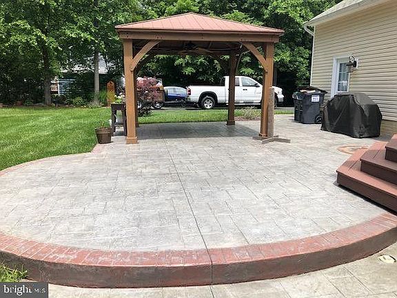5th image of 2274 River Dr