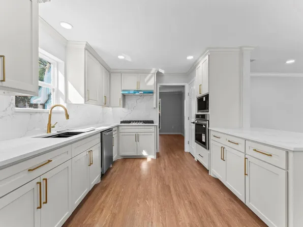 7911 Kleingreen Ln, Spring, TX 77379