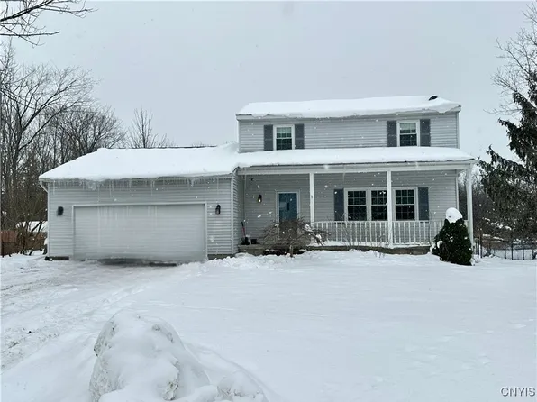 14 Meadowbrook Dr, New Hartford, NY 13413