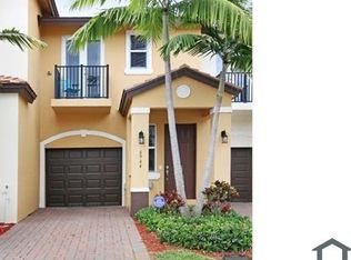 6944 Pines Cir, Pompano Beach, FL 33073