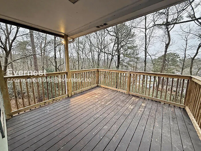 1104 Oak Creek Trl — Photo 18