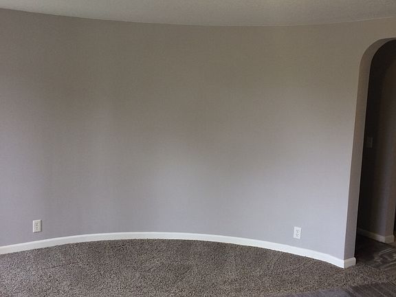 Curved wall in livingroom
