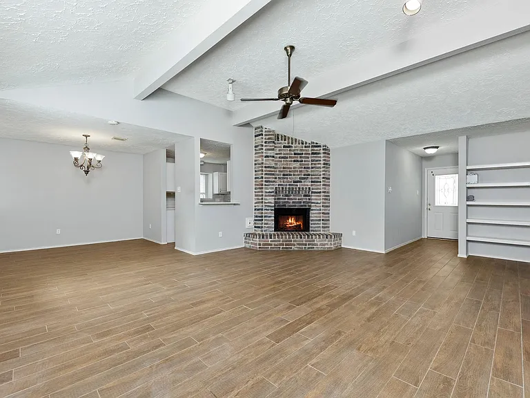 1534 Vickery Dr — Photo 5