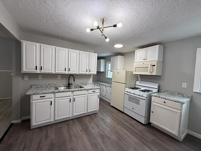 404 W State St #2 — Photo 2