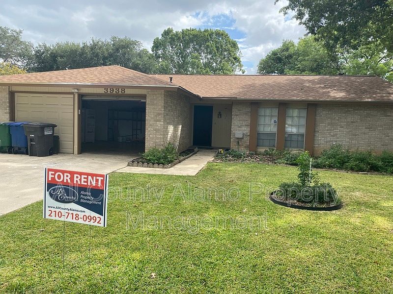 1st image of 3839 Vista Briar Dr