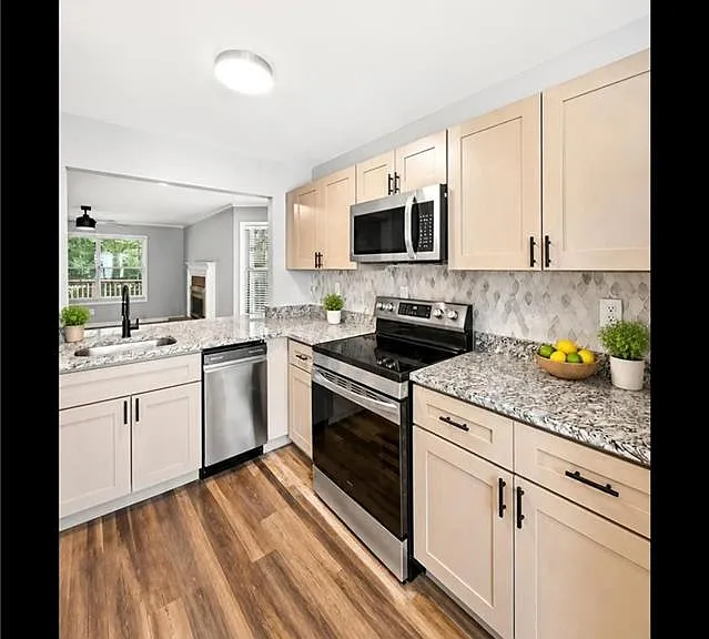 5200 Laurel Bridge Dr SE — Photo 7