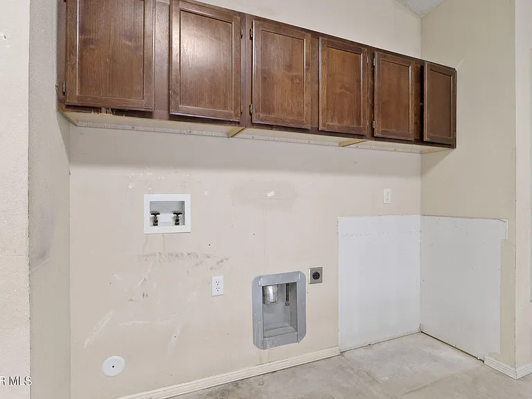 3269 Maple Point Dr — Photo 34