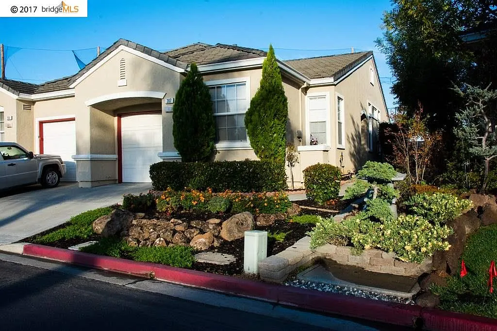 207 Upton Pyne Dr photo 1
