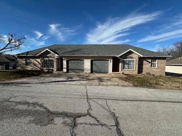 1913/1915 N 18th Ave, Ozark, MO 65721