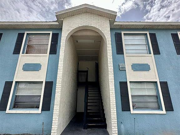 3rd image of 2519 N Alafaya Trl APT 34