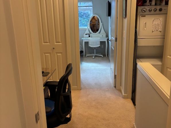 2 bedroom rental in Surrey — photo 4