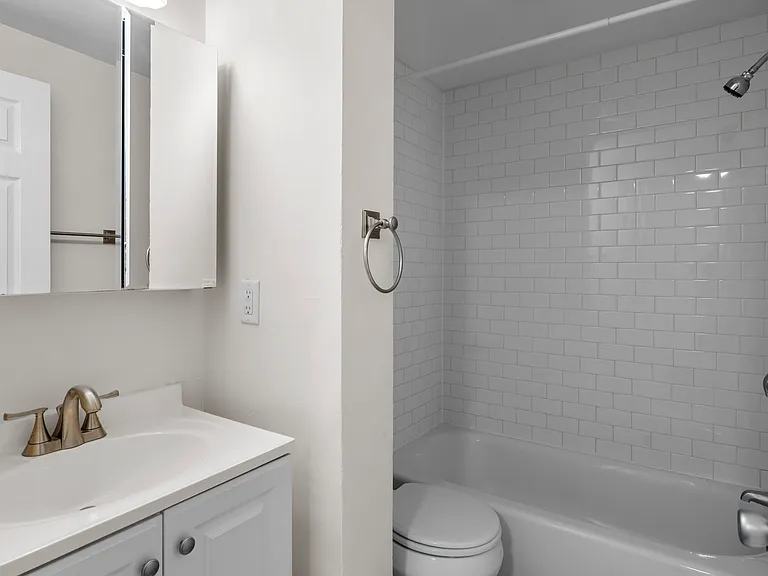 333 Main Street — Photo 10