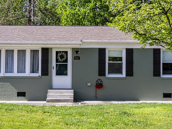3rd image of 865 Elwood Dr