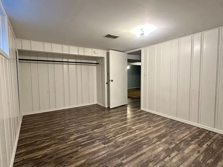 709 Schons Pl — Photo 17