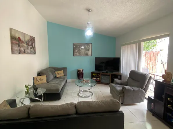 261 Springdale Circle, Palm Springs, FL 33461