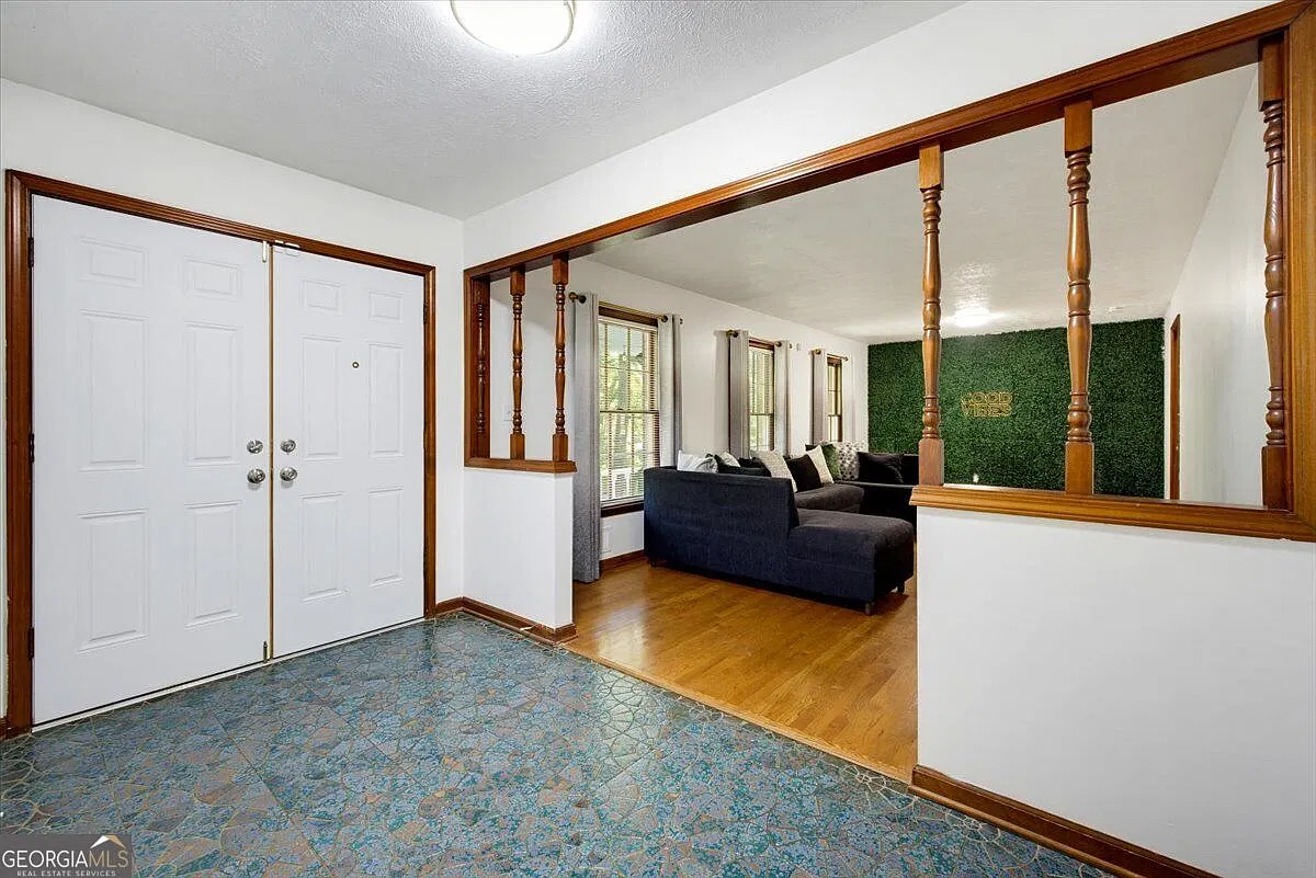 6 bed, 4.0 bath, 3640 sqft, $2,550 — Photo 3