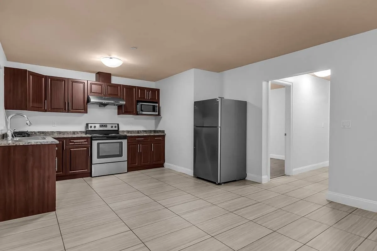 2 bed, 800 sqft, $1,600 — Photo 4