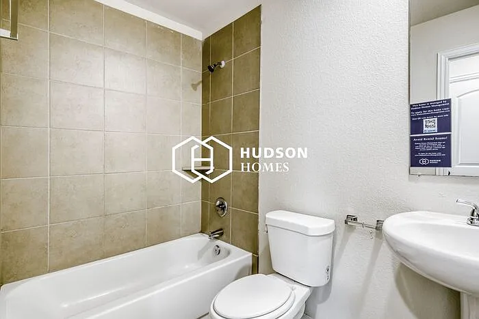 2033 Clay St — Photo 11