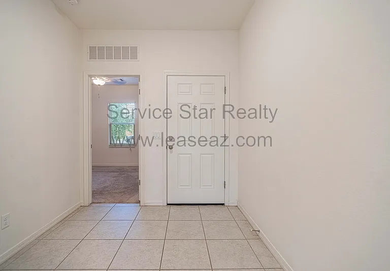 6516 W Ian Dr — Photo 2