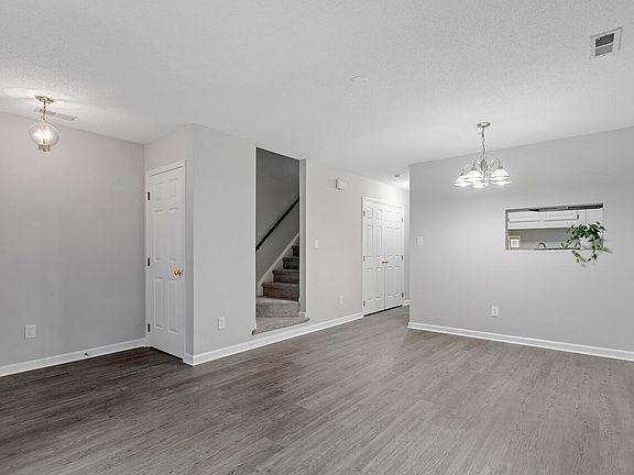 5th image of 101 Forest Oaks Dr