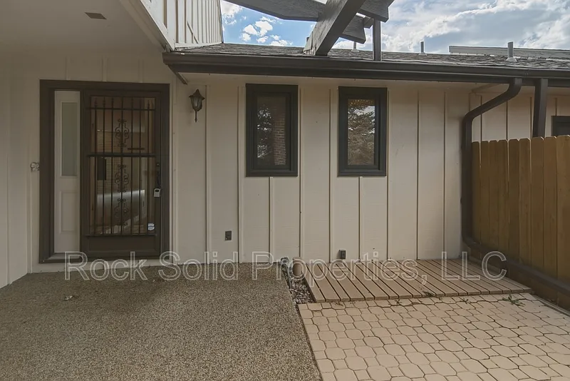 4 bed, 3.0 bath, 2992 sqft, $2,695 — Photo 3