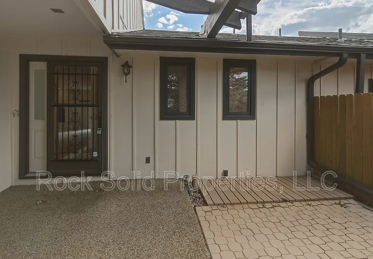 5416 Meadowbrook Dr — Photo 3