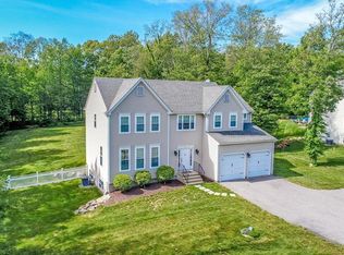 17 White Oak Dr, Colchester, CT 06415
