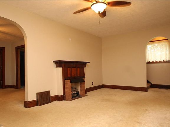 5th image of 120 Stover Ct