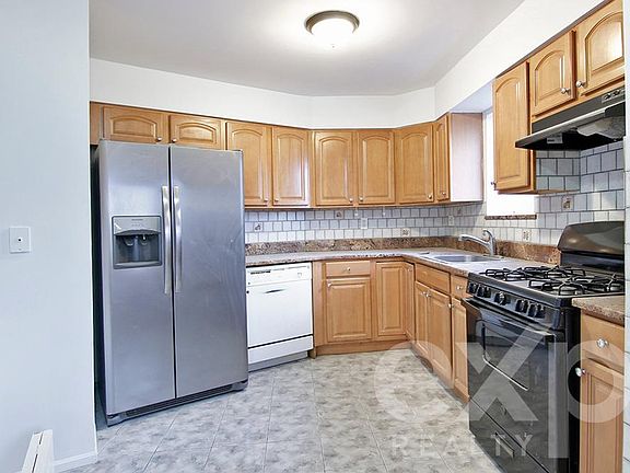 3rd image of 52XX 72nd St #3
