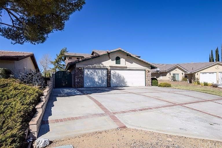 1st image of 18256 Deauville Dr