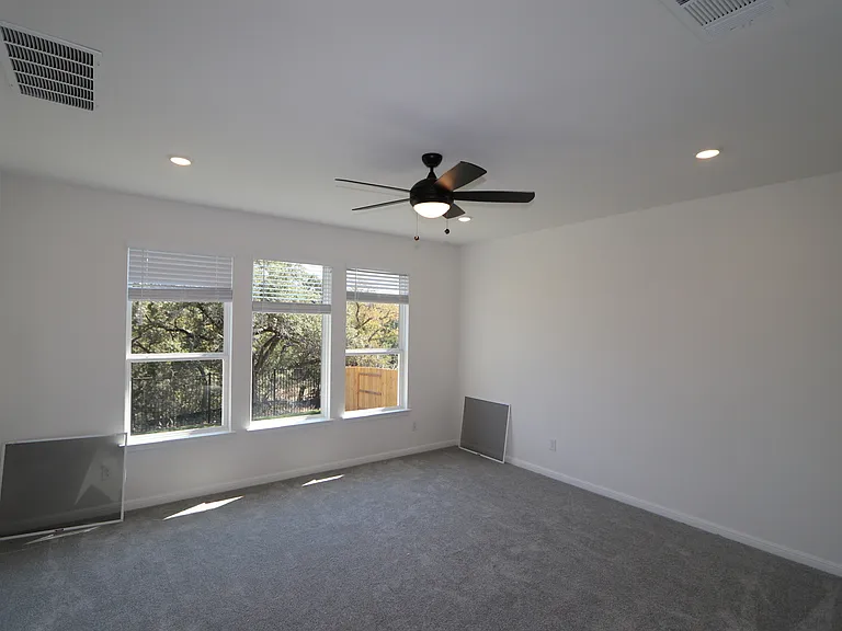 216 Amber Oak Ln — Photo 1