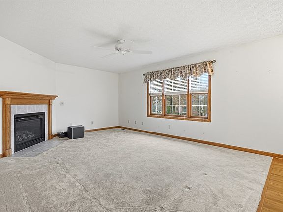 4th image of 127 Alana Dr